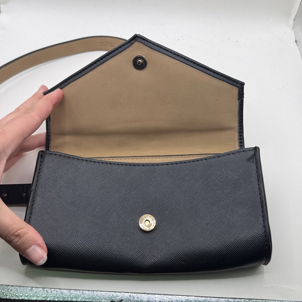 Michael Kors Black Envelope Waist Fanny Pack Belt Bag Purse S M - Picture 8 of 15
